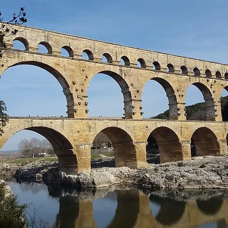 Holiday D'avignon Et Pinede