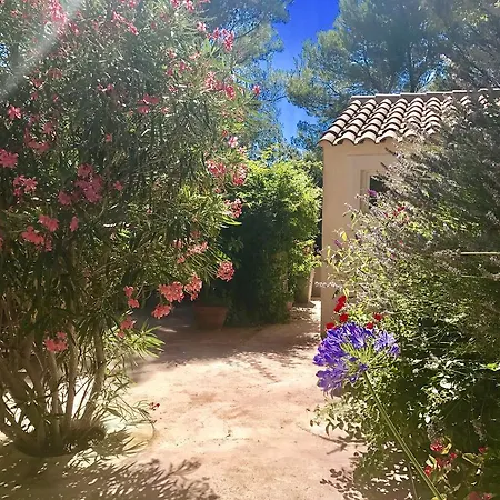 Gasthof Holiday D'avignon Et Pinede