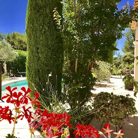 Holiday D'avignon Et Pinede Gasthof