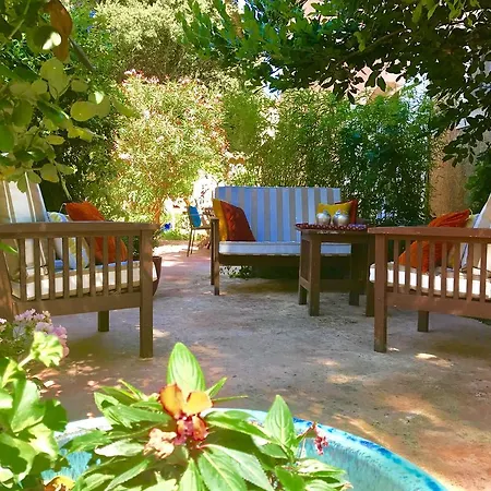Holiday D'avignon Et Pinede Penzion Les Angles (Gard)